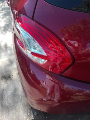 Лампа задняя задняя левая peugeot 208 фото №1