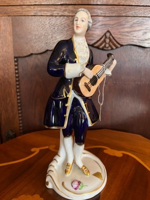 Figurka porcelanowa muzykant kobalt Royal Dux