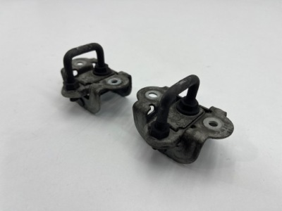 Замок засувка капот mercedes sl r230 a2308800160 фото №1