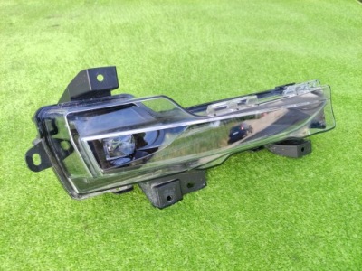 Tesla model 3 протитуманна фара правий бампера перед drl фото №1