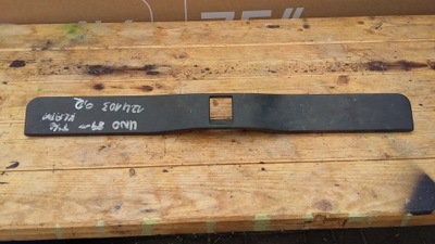 Молдинг крышки задняя fiat uno rok 1989- фото №1