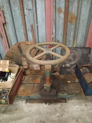 Prasa balansowa z kołem