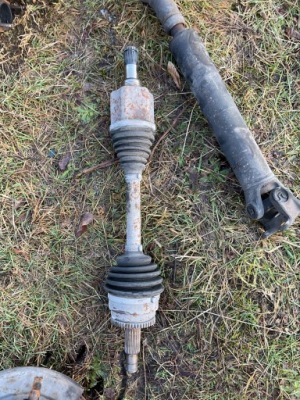 Привідний вал права ліва задні land rover discovery iv 3.0 фото №1