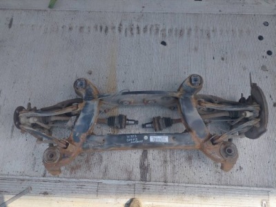 Повний підвіска задня підрамник mercedes w124 фото №1