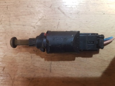 Датчик стоп педали тормоза peugeot partner i lift фото №1