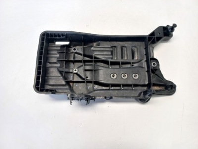 Основа акумулятор vw caddy v 5r3915331a фото №1