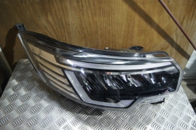 Лампа правий перед trafic iv europa 260102899r новий model фото №1