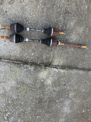 Приводной вал левая перед 1.3mj fiat 500l фото №1