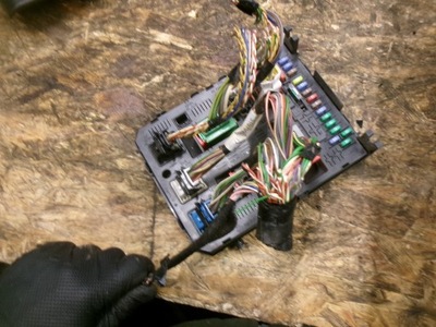 Citroen berlingo iii коробка запобіжників bsi фото №1