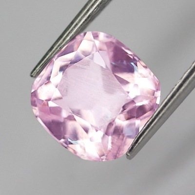 3.9ct Naturalny Kunzyt.