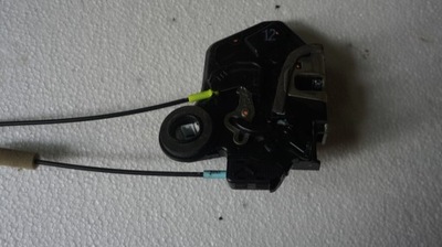 Toyota hilux 05-15 замок дверь правый задняя 2 контакты фото №1