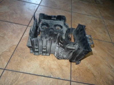 Laguna ii 1.9dci 03' корпус аккумулятор фото №1