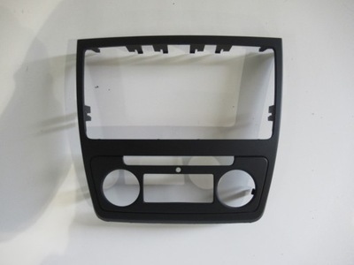 Рамка радио кондиционера skoda yeti 5l 5l0858069h фото №1