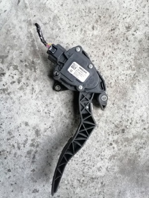 Потенциометр педали газа nissan qashqai ii 18002 4ba0b фото №1