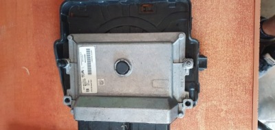 Бортовий комп'ютер двигуна peugeot citroen 9829598880 фото №1