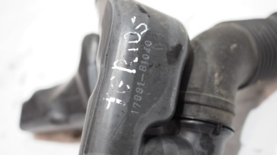 Daihatsu terios ii 1.5 шланг повітря резонатор фото №1