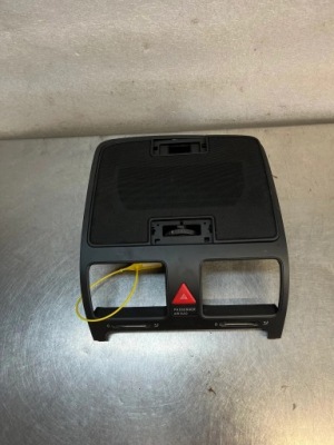 Решітка обдув середня volkswagen golf v 1k0819153c фото №1