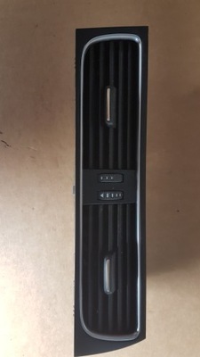 Средняя решётка обдув audi a4 a5 8t1820951c фото №1