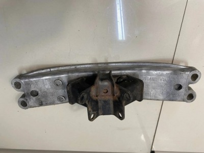 Lexus is 220d 2.2 кронштейн підпора коробки передач фото №1