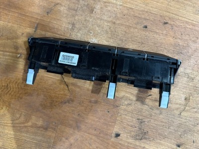 Панель переключатель kia sorento iii 93300-c6030 фото №1