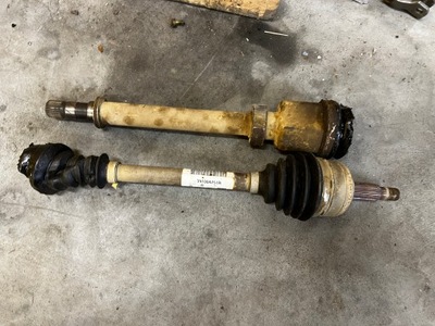 Приводной вал перед передняя правая правый dacia dokker 1.5 blue dci фото №1