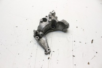 Кронштейн генератора 9808696680 peugeot 208 2 1.5 blue hdi фото №1