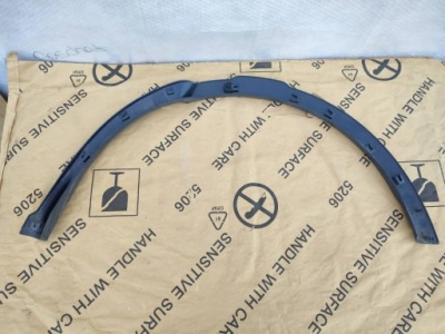 Молдинг крила правий задня land rover discovery sport 2017 f550 fk72290e22bd фото №1