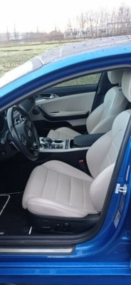 KIA STINGER ASIENTO CON MAPAS CUERO BLANCA  