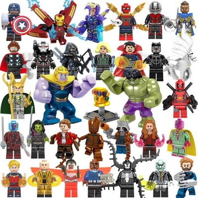 32 figurek superbohaterów z klocków Avengers