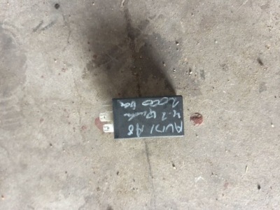 Audi a8 s8 d2 4d 2000 інше реле 4d0907131 фото №1