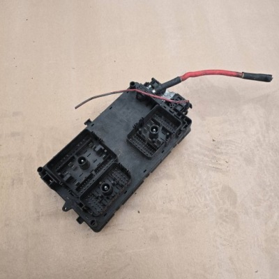 Коробка предохранителей opel оригинальный номер 13275881 фото №1