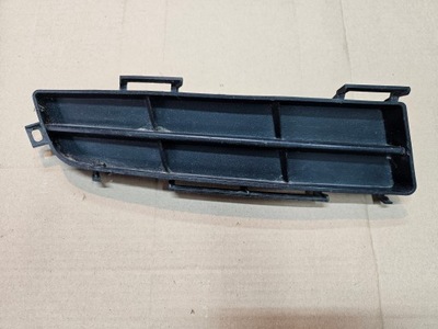 Toyota avensis verso заглушка правая противотуманной фары фото №1