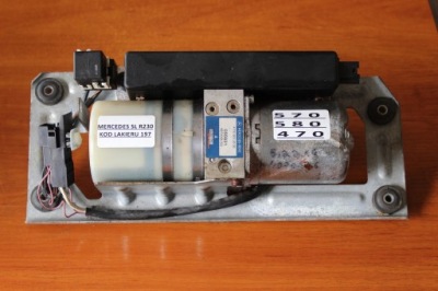 Насос дах mercedes sl r230 w230 a2308000030 фото №1