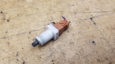 Выключатель света стоп peugeot 807 фото №1