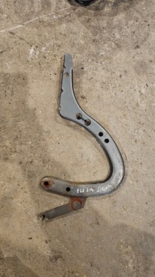 Кронштейн петля кришки bmw e30 фото №1