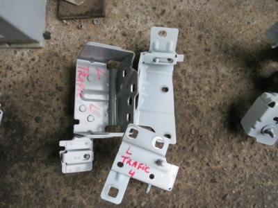 Ліва кронштейн крила trafic 4 iv primastar фото №1