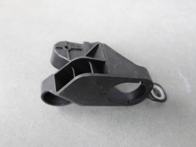 Vw id4 кронштейн елемент  фіксуючий капота правий перед оригінал фото №1