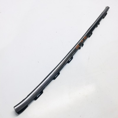 Молдинг хром ущільнювач права задній peugeot 208 5d фото №1