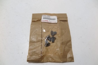 Клипса клипса подкрылок toyota prius plius 90189-06230 фото №1