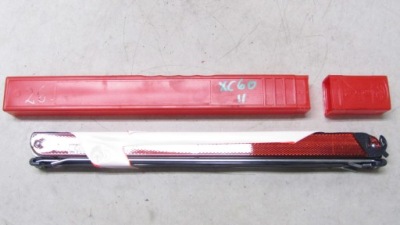 Volvo xc60 ii трикутник попереджувальний 17- фото №1