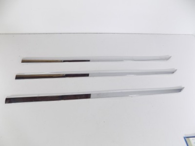 Молдинг na дверь bentley bentayga nowa оригинал правая нижняя фото №1