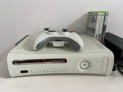 Konsola Microsoft Xbox 360 60 GB biały + GTA5