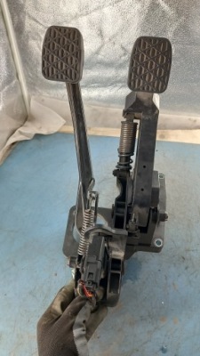 Педали тормоза mercedes benz a150 1.5b 07r фото №1