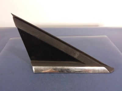 Peugeot 5008 i защита крыла треугольник правый фото №1