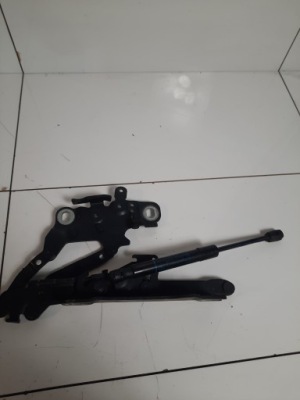 Bmw f30 f20 f36 петля капот правий перед 7239416 фото №1