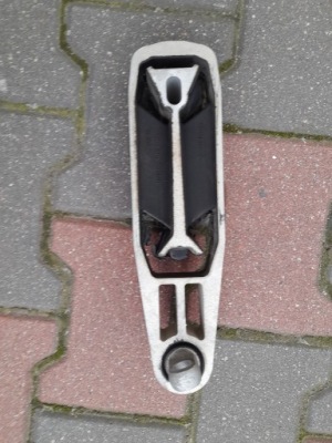 Кронштейн подушка двигателя 31330590 volvo xc60 ii 2.0t5 фото №1