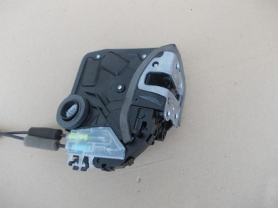 Замок двері правий задня lexus ux europa фото №1