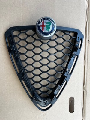 Alfa romeo stelvio решітка радіатора решітка радіатора фото №1