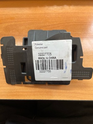 Праве кронштейн радара polestar 32227705 фото №1