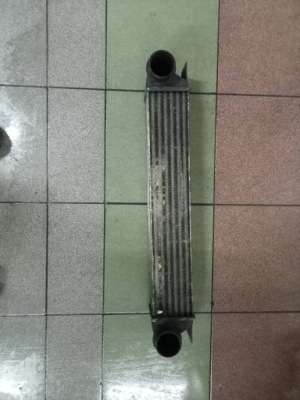 Bmw 5 e39 525d 530d интеркулер 1612787 1914555 фото №1